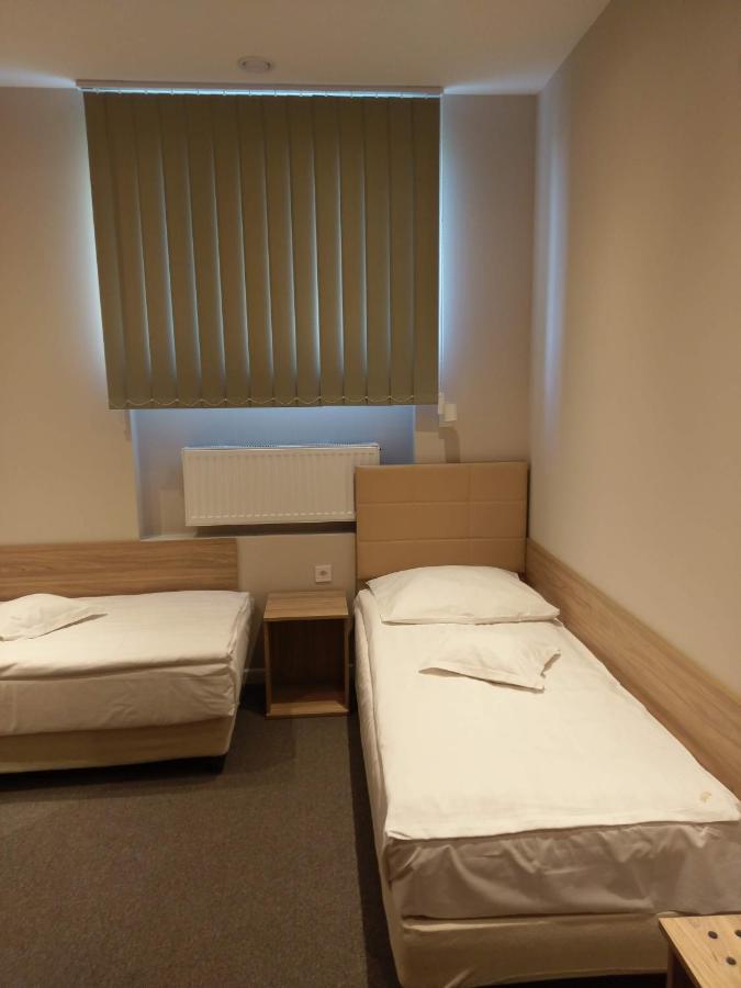 Hotel Astra Dąbrowa Górnicza Bagian luar foto