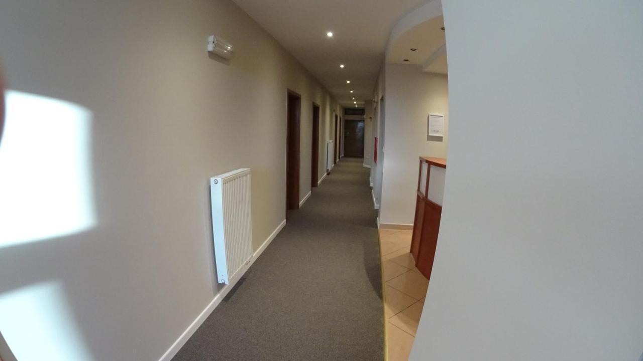 Hotel Astra Dąbrowa Górnicza Bagian luar foto
