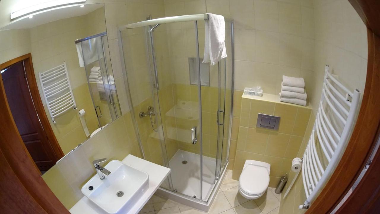 Hotel Astra Dąbrowa Górnicza Bagian luar foto